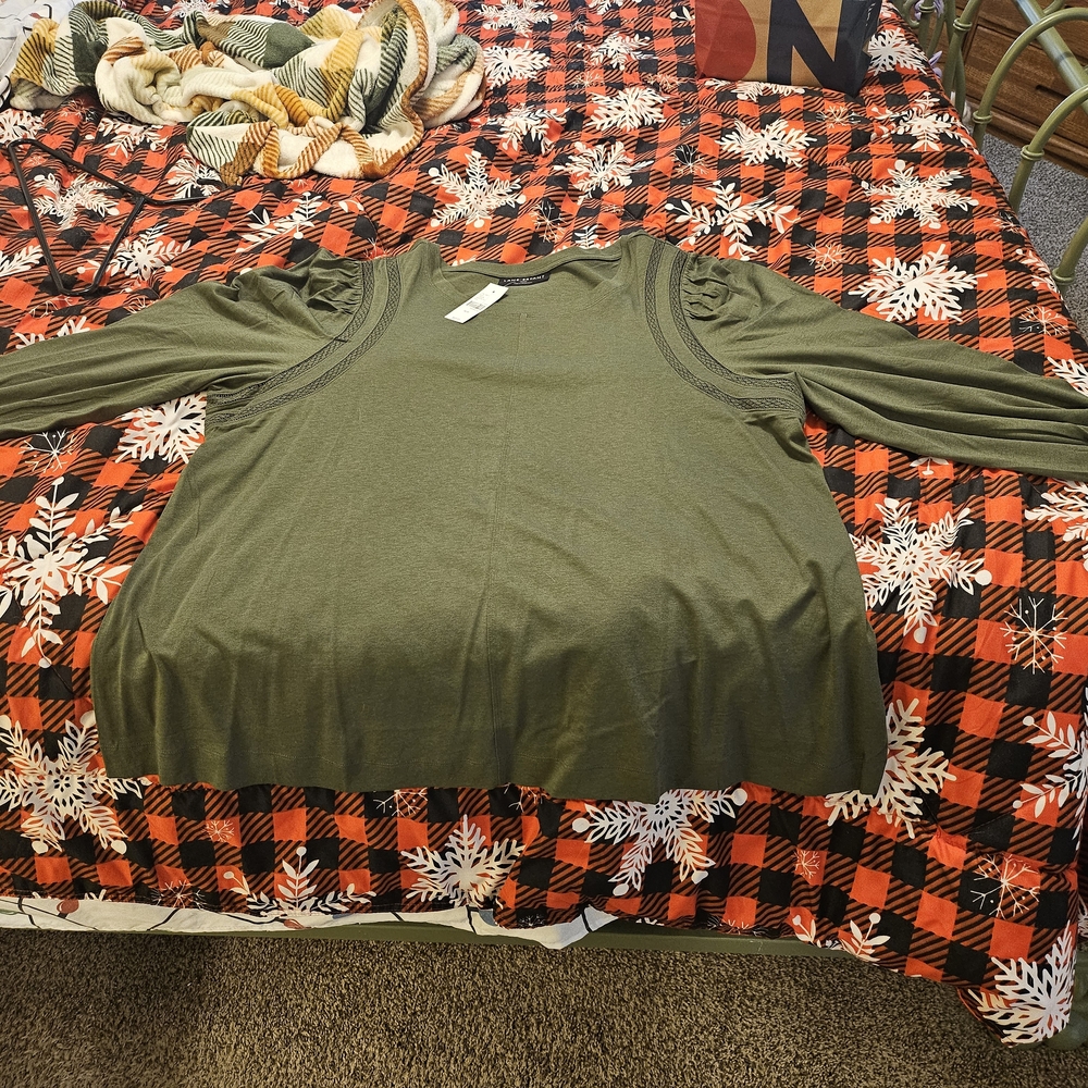 Women's Green Top